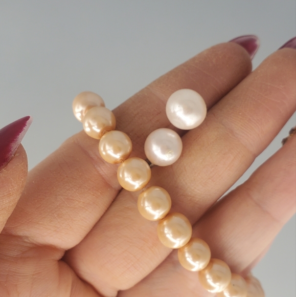 Pearl Bracelet and Earring Studs Set - Picture 8 of 9